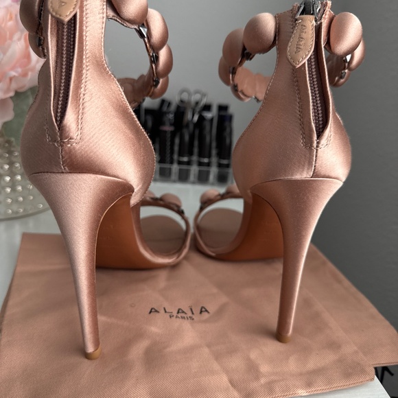 Alaia Bombe Sandals - Picture 5 of 8